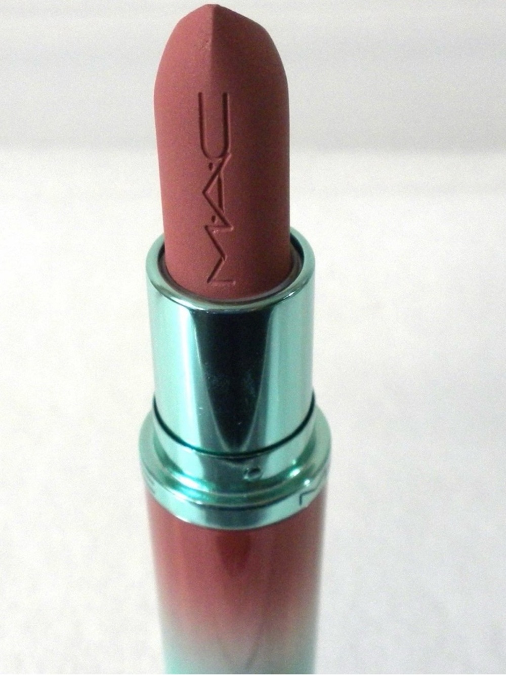 MAC M·A·Cximal Matte Lipstick in 617 Velvet Teddy. Full Size, 3.5g. Unboxed.